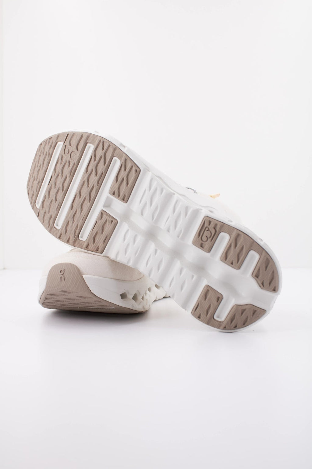 StarMagnific Running Cloudtilt Men's Sneakers - White